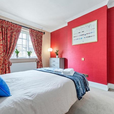 The Mayfair Large Snug Лондон Экстерьер фото