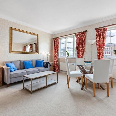 The Mayfair Large Snug Лондон Экстерьер фото