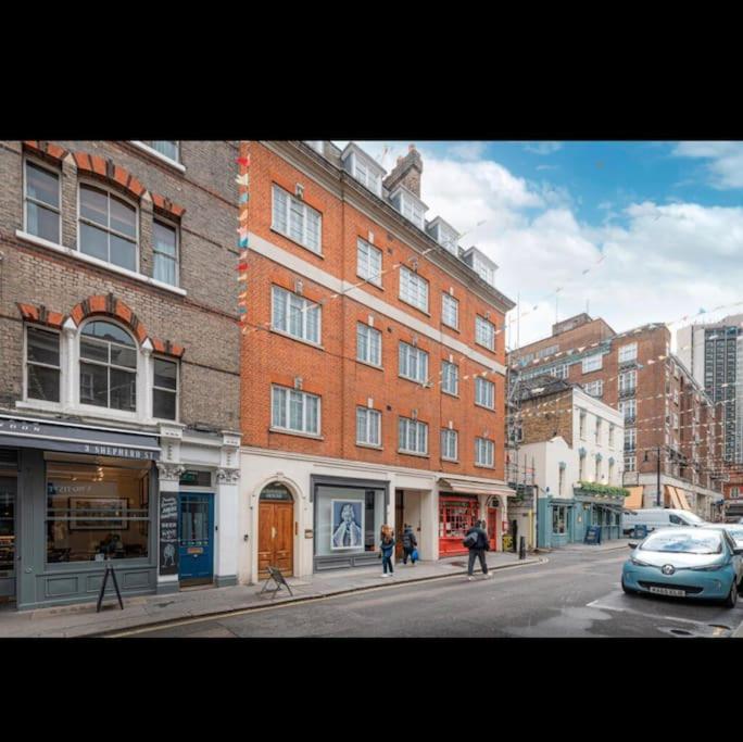 The Mayfair Large Snug Лондон Экстерьер фото