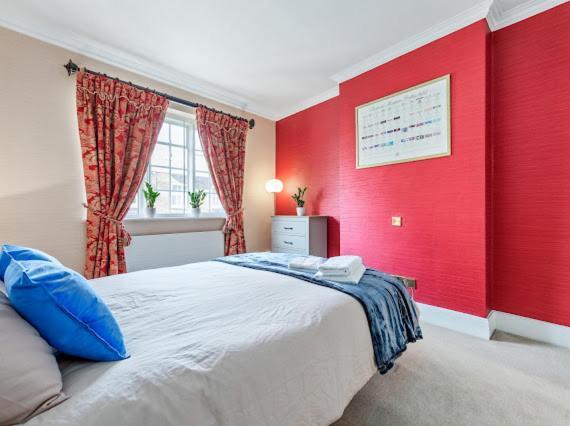 The Mayfair Large Snug Лондон Экстерьер фото