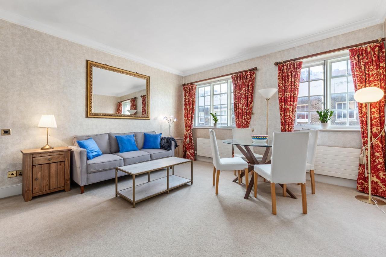 The Mayfair Large Snug Лондон Экстерьер фото