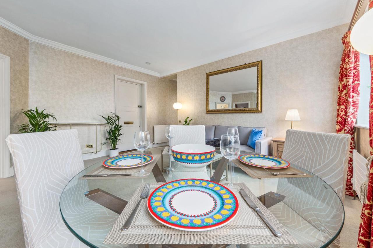 The Mayfair Large Snug Лондон Экстерьер фото